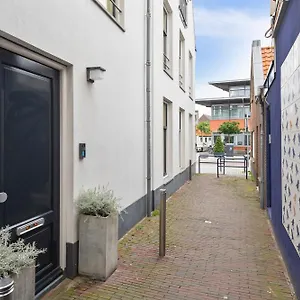 In The Centre Of Aan Zee Vakantiehuis
